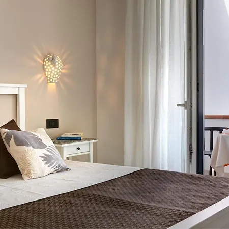 Rocamatura - Adults Only Couette-café 4*